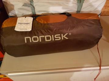 Nordisk kampeertent, Caravans en Kamperen, Ophalen, Zo goed als nieuw, Tot en met 4