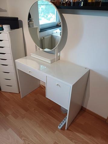 Table de maquillage + miroir en parfait état