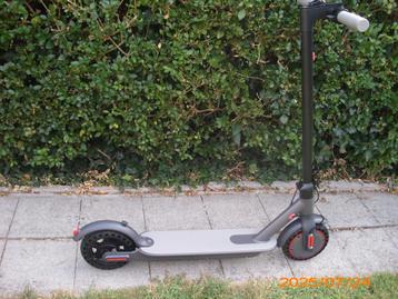 NIEUWE ELECTRISCHE STEP  200 EUR beschikbaar voor biedingen