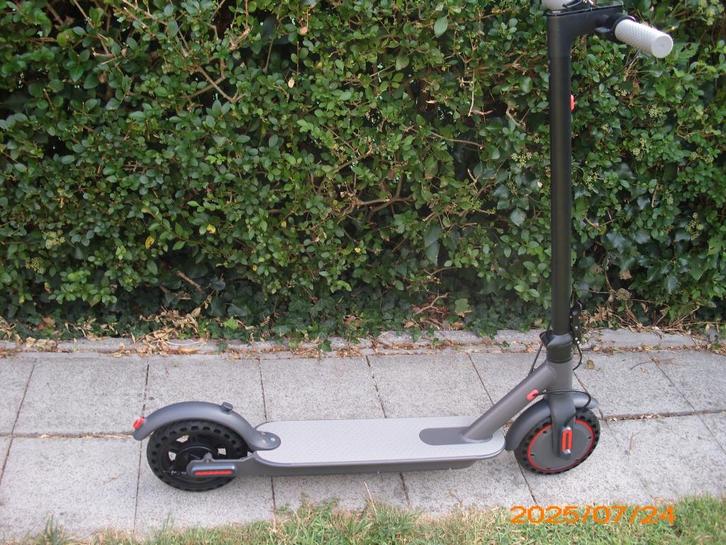 NIEUWE ELECTRISCHE STEP  200 EUR, Fietsen en Brommers, Steps, Nieuw, Elektrische step (E-scooter), Ophalen of Verzenden