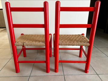 Handgemaakte leuke kinderstoelen beschikbaar voor biedingen