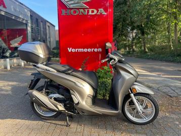 Honda SH350i (bj 2022) beschikbaar voor biedingen