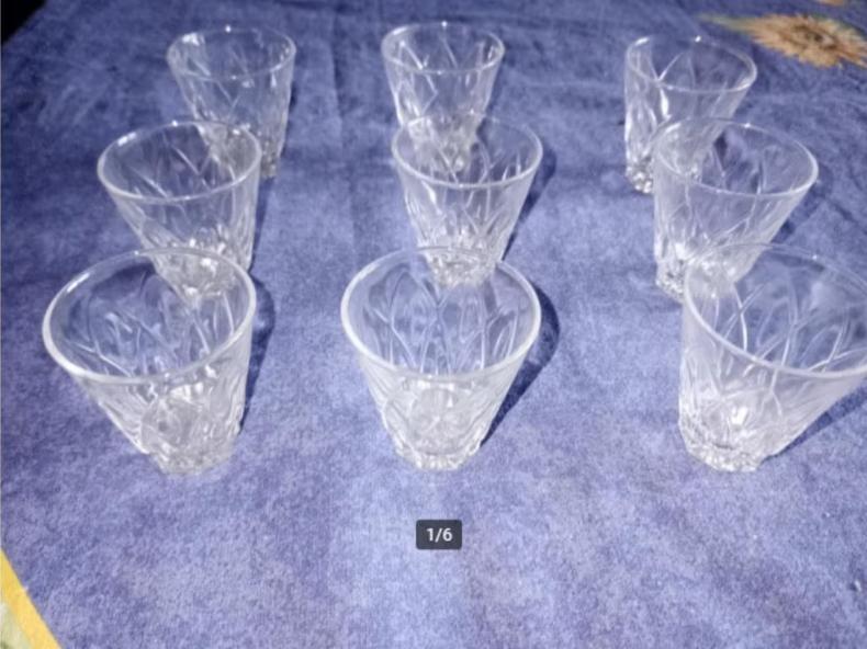 Verschillende glazen op voet ea ( shell ) vintage - 57 stuks, Collections, Verres & Petits Verres, Utilisé, Enlèvement ou Envoi