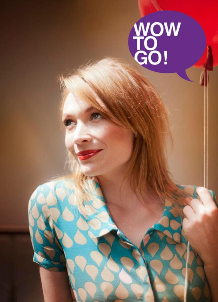 Robe Wow To Go bleue avec gouttes beiges et roses S, Kleding | Dames, Jurken, Nieuw, Maat 36 (S), Blauw, Ophalen of Verzenden