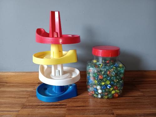 Oude knikkerbaan met massa's knikkers, Kinderen en Baby's, Speelgoed | Educatief en Creatief, Zo goed als nieuw, Ophalen of Verzenden