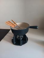 zwaar gietijzeren fondueset merk Le Creuset, met 6 vorkjes, Ophalen, Zo goed als nieuw