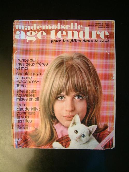 "Mademoiselle Age tendre" - deux numéros des années 1960, Livres, Journaux & Revues, Utilisé, Autres types, Enlèvement ou Envoi