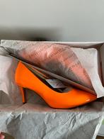 Tamaris nieuwe pumps met doos en ettiket 35, Kleding | Dames, Schoenen, Tamaris, Pumps, Nieuw, Oranje