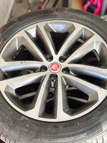 Jaguar F Pace 19-inch velgen en bandenset. beschikbaar voor biedingen