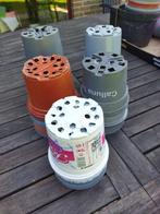 50 plastic bloempotten, Kunststof, Rond, Ophalen of Verzenden, Zo goed als nieuw