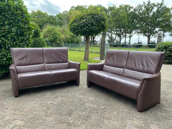 Bruine Lederen Banken / 2 banken / bank in leer, Huis en Inrichting, Zetels | Complete zithoeken, Zo goed als nieuw, Leer, Ophalen of Verzenden