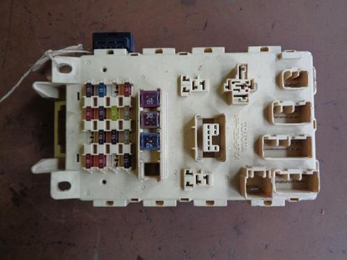 Zekeringkast van een Toyota Yaris, Auto-onderdelen, Elektronica en Kabels, Toyota, Gebruikt, 3 maanden garantie, Ophalen of Verzenden