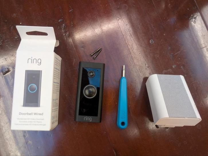 Ring doorbell wired met chime, Huis en Inrichting, Deurbellen, Zo goed als nieuw, Bedraad, Bewegingsdetectiesensor, Compatibel met smartphone