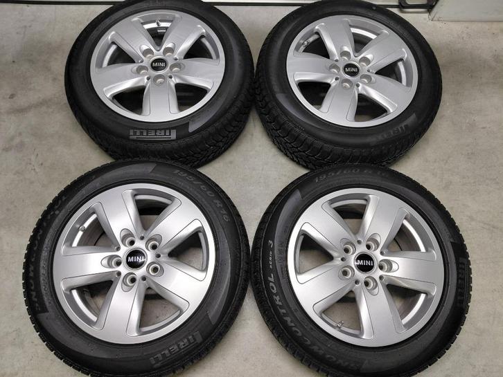 Nieuwe 16 inch velgen met winterbanden Mini Clubman F54, Auto-onderdelen, Banden en Velgen, Banden en Velgen, Winterbanden, 16 inch