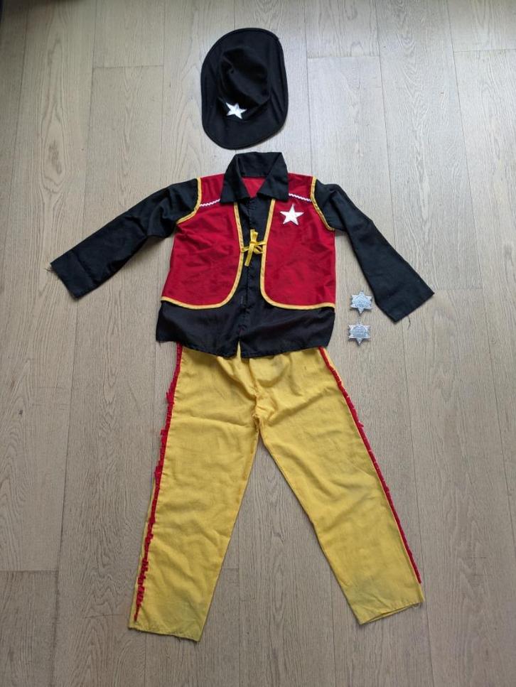 Verkleedpak cowboy / sherrif maat 116, Kinderen en Baby's, Carnavalskleding en Verkleedspullen, Gebruikt, Jongen, 110 t/m 116