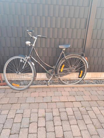 Oma fiets  beschikbaar voor biedingen