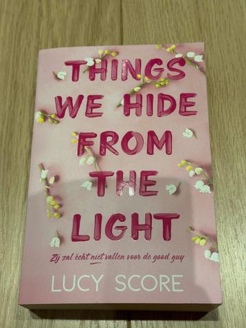 Lucy Score - Things we hide from the light beschikbaar voor biedingen
