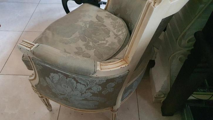 Chaise Brocante encore en très bon état 35 euros, Maison & Meubles, Chaises, Utilisé, Une, Bois, Tissus, Gris, Enlèvement