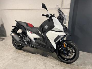 BMW C400X in prachtstaat met Tucano Urbano beenkleed disponible aux enchères