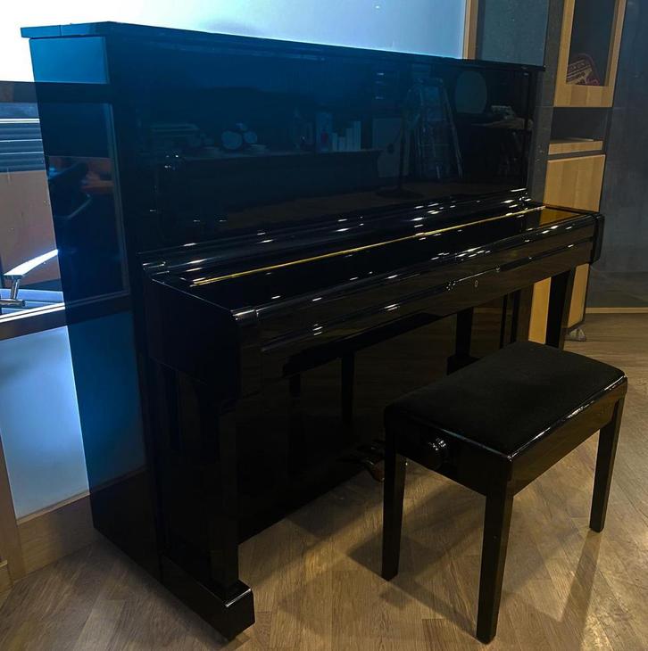 Yamaha U1 rechtopstaande piano, Muziek en Instrumenten, Piano's, Zo goed als nieuw, Piano, Hoogglans, Ophalen