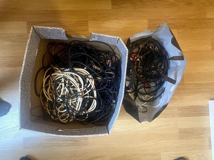 30+ Vintage audio-videokabel(XLR, DIN, DIN, RCA, jack, midi), Audio, Tv en Foto, Audiokabels en Televisiekabels, Gebruikt, Overige kabels