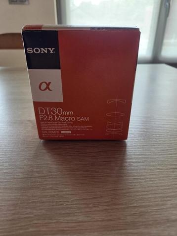 Sony DT 30mm f/2.8 Macro beschikbaar voor biedingen
