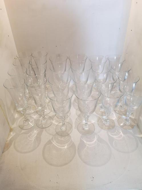 MARGOT GLASS NEGEN HUIZEN VAN DE WERELD, Huis en Inrichting, Keuken | Servies, Nieuw, Glas of Glazen, Overige stijlen, Glas, Ophalen