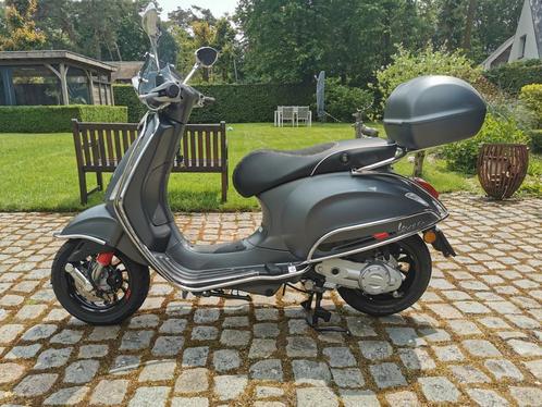 Vespa sprint SSport 50cc klasse B.slechts 5600 KMS.., Fietsen en Brommers, Scooters | Vespa, Zo goed als nieuw, Vespa S, Klasse B (45 km/u)