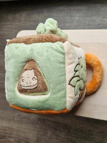 zachte activiteiten kubus van Noukies beschikbaar voor biedingen