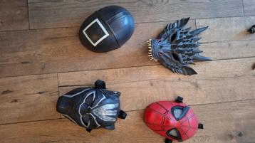 Verschillende maskers beschikbaar voor biedingen