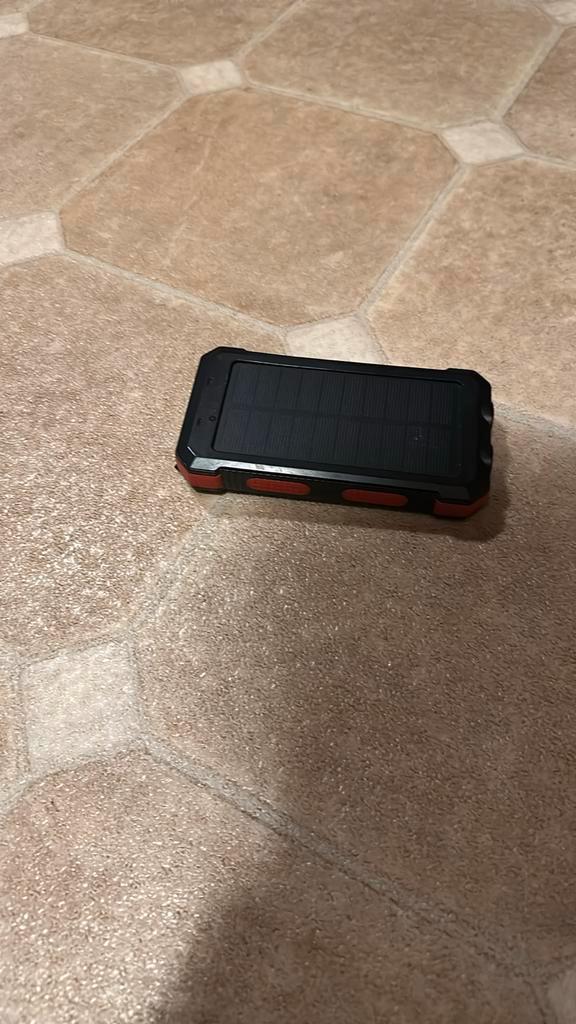 Solar Powerbank! Met 20.000mAh! Van het merk JLM!, Telecommunicatie, Powerbanks, Zo goed als nieuw, Verzenden