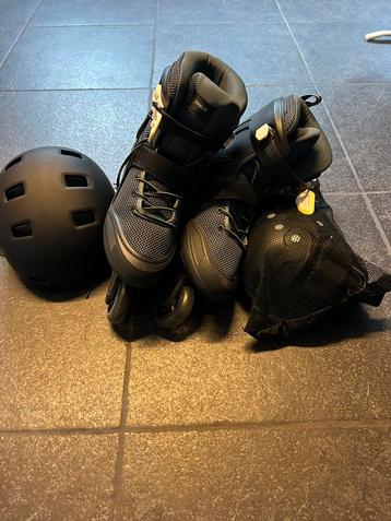 Rollerblades inline skates maat 44 met helm en bescherming