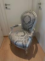 Fauteuil baroque argenté, Enlèvement