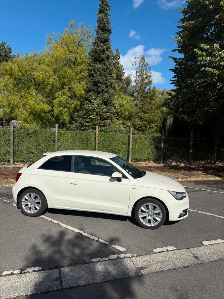 Audi A1 1.6 tdi 105 cv, Auto's, Audi, Particulier, A1, ABS, Achteruitrijcamera, Airbags, Airconditioning, Alarm, Bluetooth, Boordcomputer
