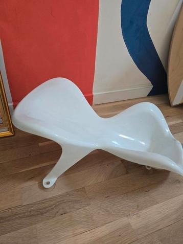 Badstoeltje beschikbaar voor biedingen