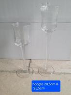 2 decoratieve glazen op voet, Ophalen of Verzenden, Zo goed als nieuw