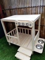 Nieuwe houten hondenslaapplaats incl drinkbakjes, Animaux & Accessoires, Paniers pour chiens, Enlèvement, Neuf