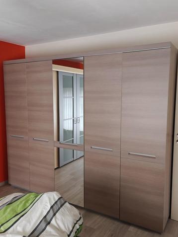 Chambre complète en bon état disponible aux enchères