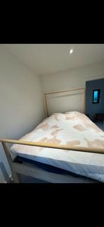 Tweepersoonsbed 1m80 incl lattembodem, hout, Huis en Inrichting, Slaapkamer | Bedden, Ophalen, Zo goed als nieuw, Hout