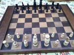 Antiek schaakspel houten bord en authentieke REGENCY stukken, Enlèvement ou Envoi