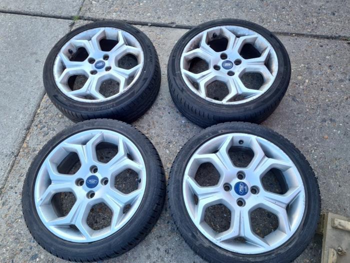 Sportvelgenset + banden van een Ford B-Max, Auto-onderdelen, Banden en Velgen, Personenwagen, Gebruikt, 3 maanden garantie