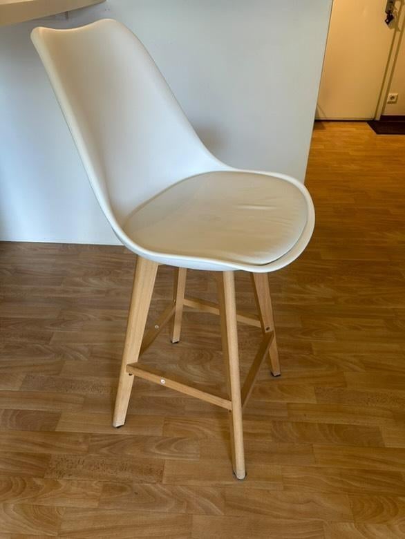 2 Chaises hautes blanches, Maison & Meubles, Tabourets de bar, Avec repose-pieds, 2 tabourets, Comme neuf, Enlèvement