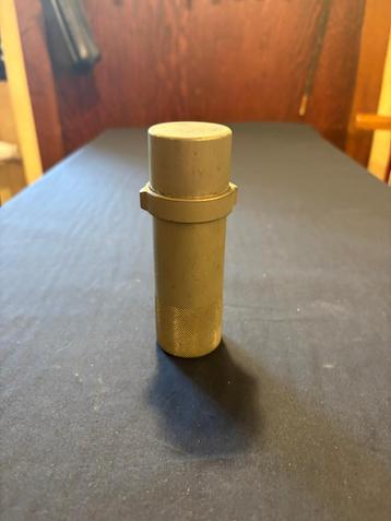 Ancienne  boîte à seringue beschikbaar voor biedingen