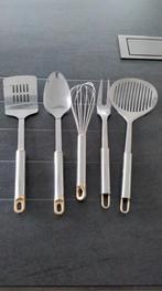 Ensemble d'ustensiles de cuisine, Enlèvement