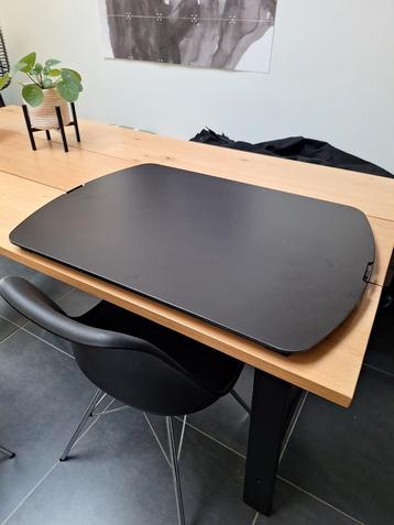 Standing desk converter beschikbaar voor biedingen