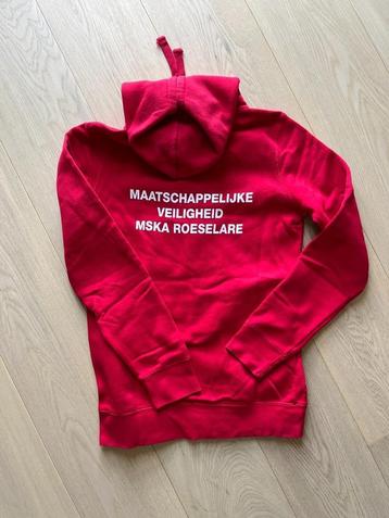 Rode sweater met bedrukking  MSKA beschikbaar voor biedingen
