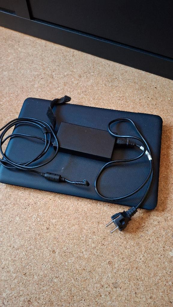 Laptop oplader + kapotte laptop, Computers en Software, Laptop-opladers, Niet werkend, Ophalen