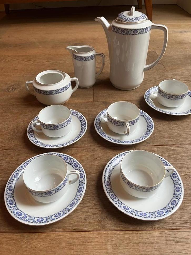 Antieke porseleinen koffie-/theeset, Huis en Inrichting, Keuken | Servies, Gebruikt, Kop(pen) en/of Schotel(s), Porselein, Ophalen