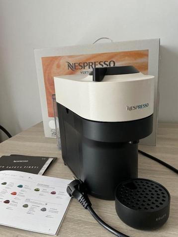Nieuwe Nespresso Vertuo + doos 12 capsules variatie, Enlèvement ou Envoi, Neuf