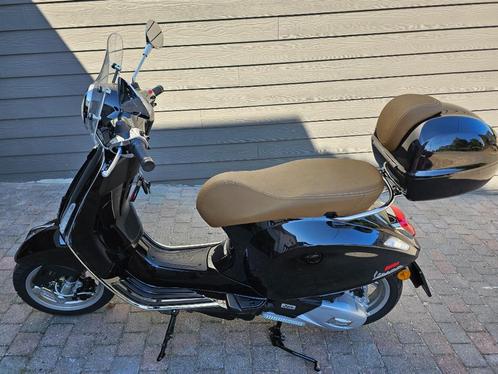 VESPA, Fietsen en Brommers, Scooters | Vespa, Zo goed als nieuw, Overige modellen, Benzine, Ophalen